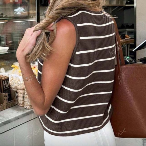 NWOT SIZE M Brown and White Striped Knit Top with front tie details - Picture 2 of 7